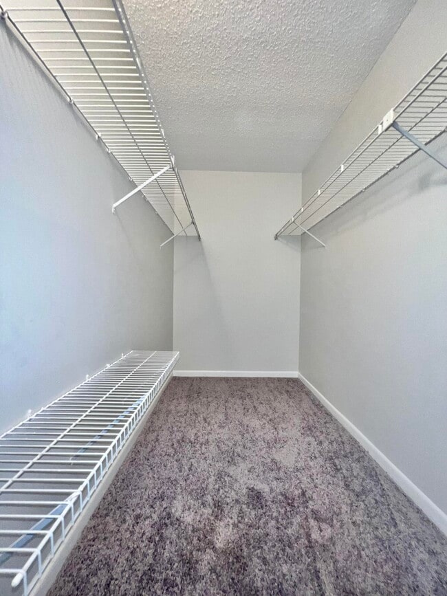 Building Photo - 231 Pine HOV Cir