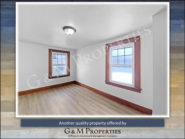 Building Photo - 1564 Mt Hope Ave