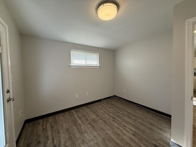 Building Photo - 6189 Northwood Dr
