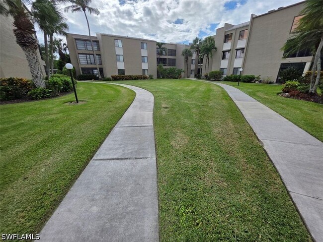 Building Photo - 3655 Boca Ciega Dr