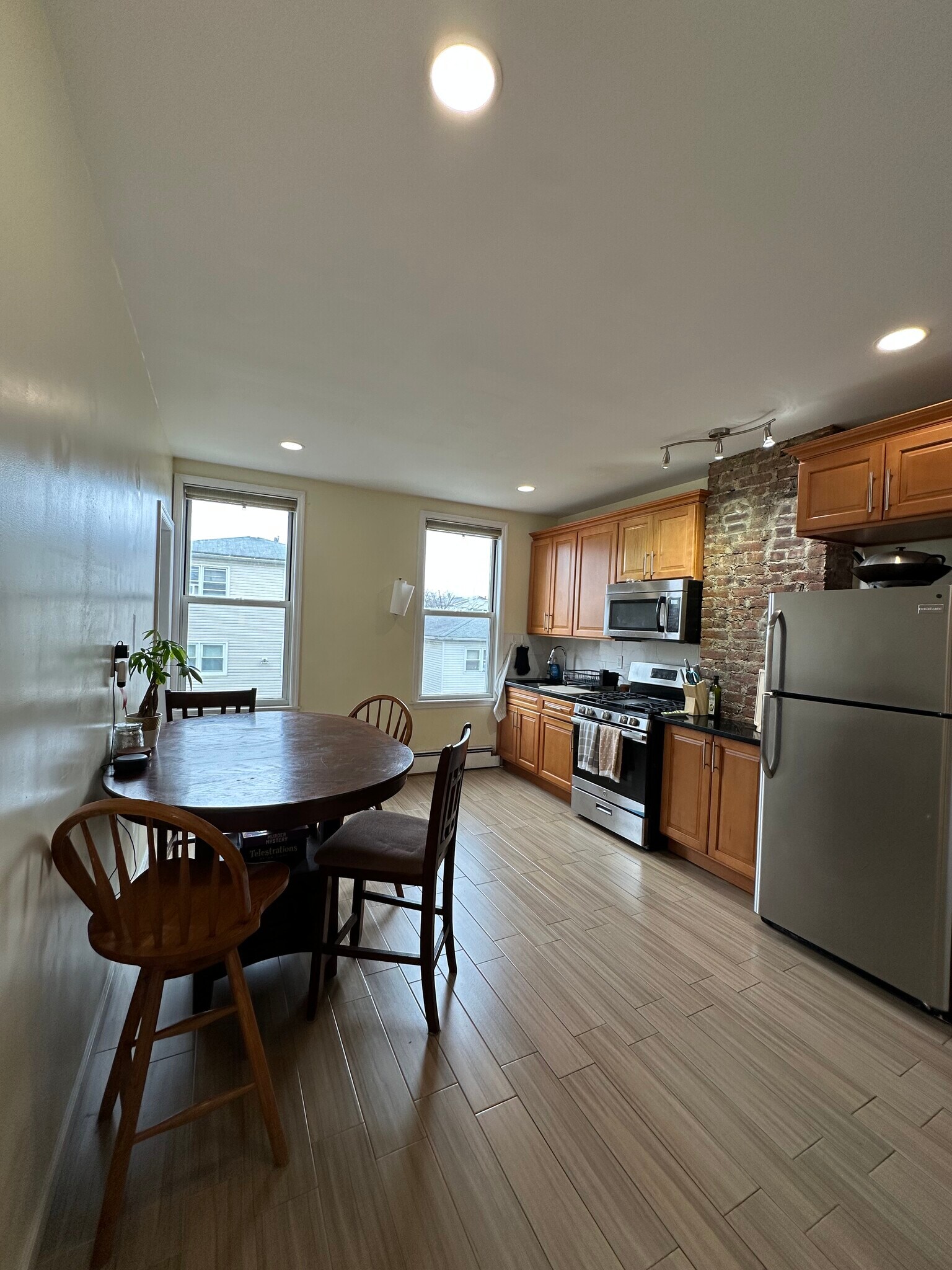 Kitchen - 160 Hopkins Ave