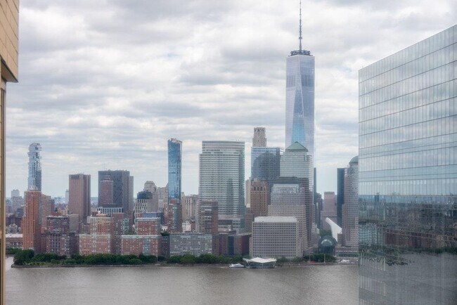 Building Photo - 88 Morgan St