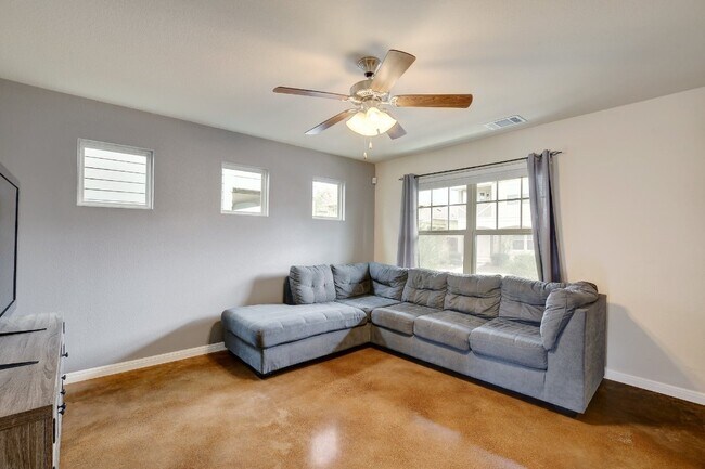 Building Photo - 4616 Inicio Ln