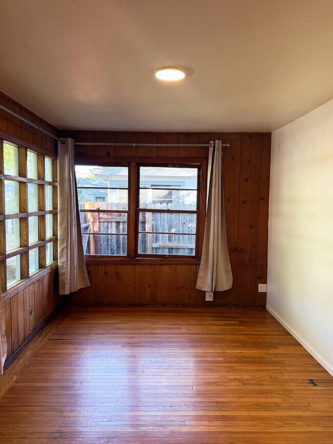 Building Photo - Charming one-bedroom, one-bath home