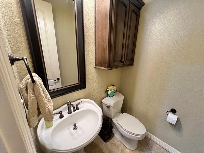Building Photo - 1017 Southern Oaks Dr