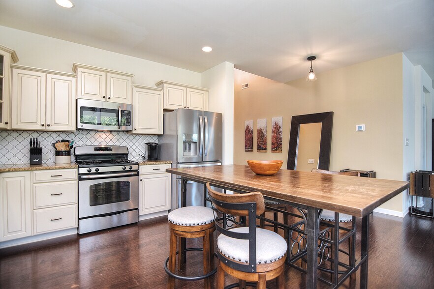 Building Photo - 408 Sweet Shrub Ct NW