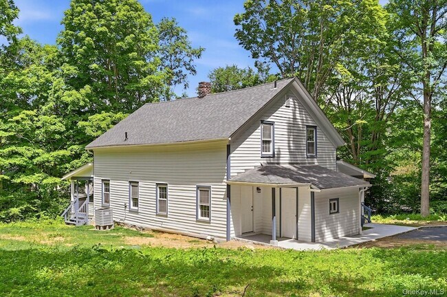 Building Photo - 472 Bullet Hole Rd