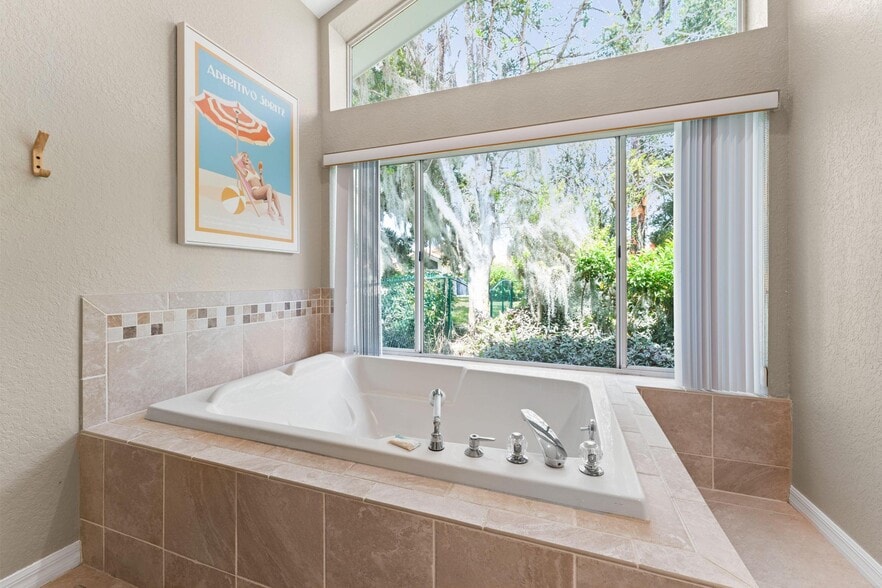 Master Bath - 7906 Swiss Fairways Ave