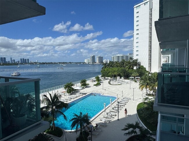 Building Photo - 1000 West Ave