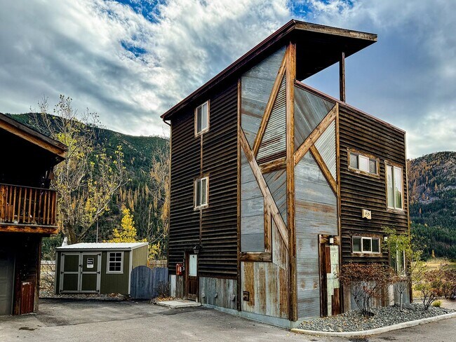 Building Photo - Modern 1 Bedroom, 1 Bathroom Home in East Missoula – Fully Furnished!