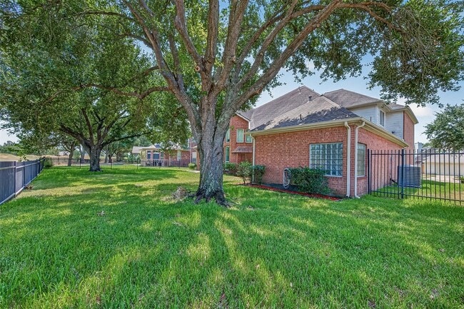 Building Photo - 16411 Canyon Chase Dr