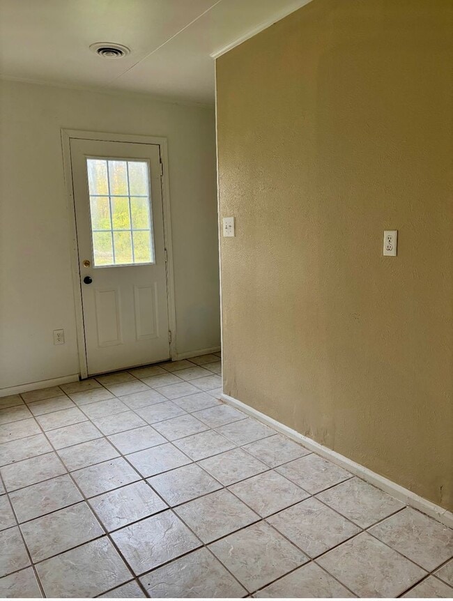 Building Photo - 1 Level Living (Union Township)