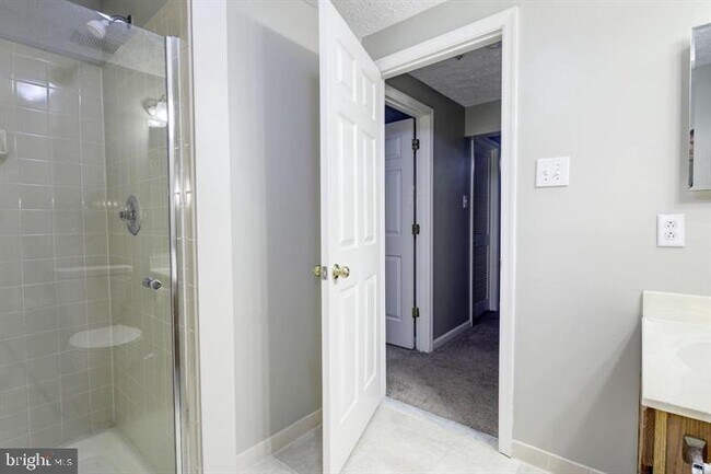 Building Photo - 6112 Starburn Path