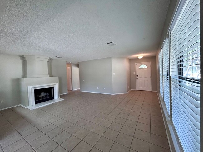 Building Photo - 3647 Bass Loop