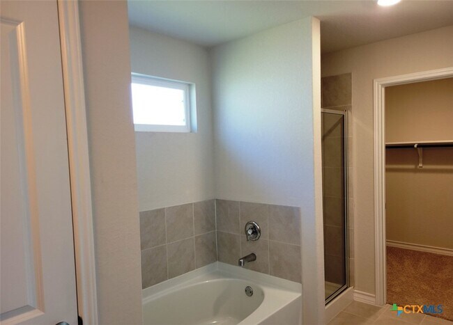 Building Photo - 622 Great Plains
