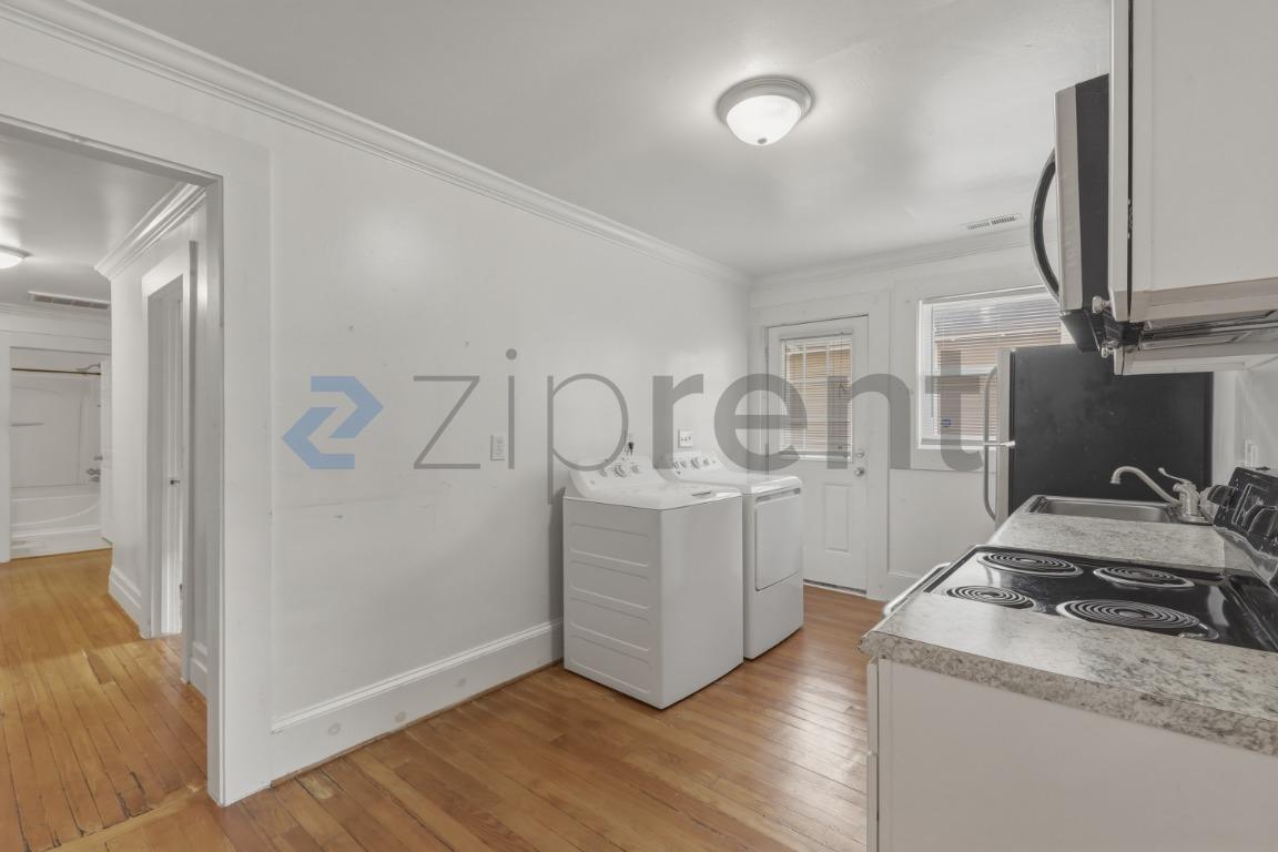 Building Photo - Unit Apt B