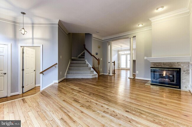 Building Photo - 953 Harrison Cir