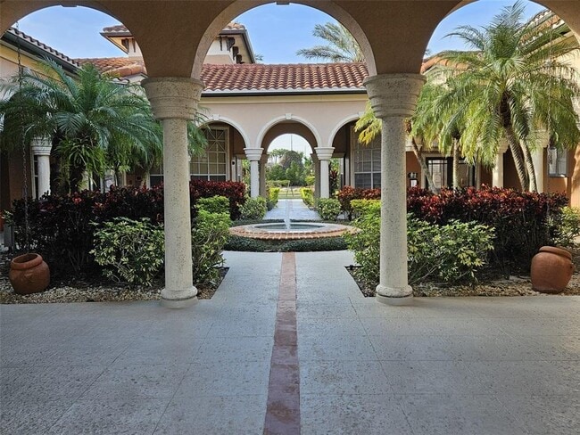 Building Photo - 5542 Metrowest Blvd