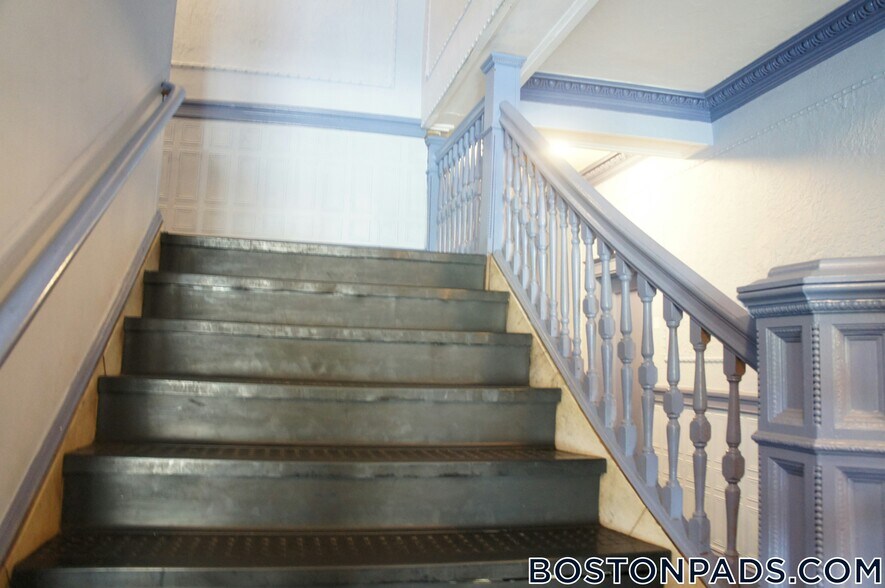 Building Photo - 1334 Commonwealth Ave