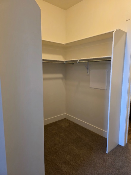 Building Photo - 196 W Vine St