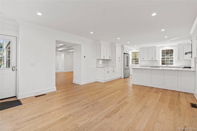 Building Photo - 26 Latimer Ln