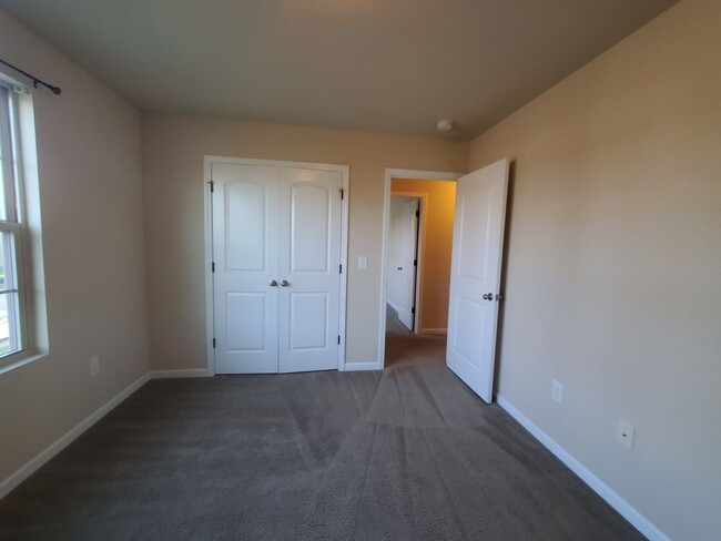 Building Photo - 821 Bellingham Way
