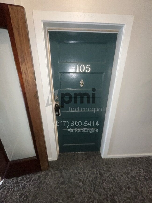 Building Photo - 402 N Delaware St