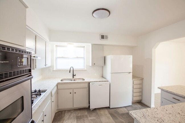 Building Photo - 3503 Loganwood Dr