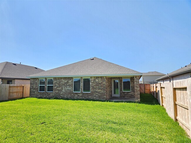Building Photo - 5029 Almond Ter Dr