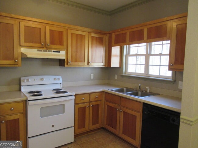Building Photo - 95 Live Oak Rd