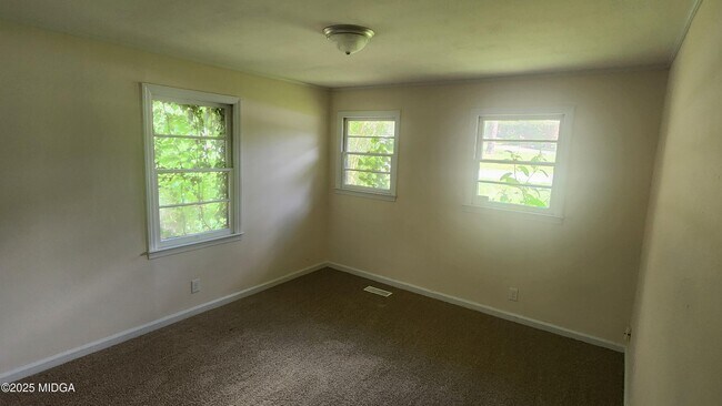 Building Photo - 2304 Danbury Dr