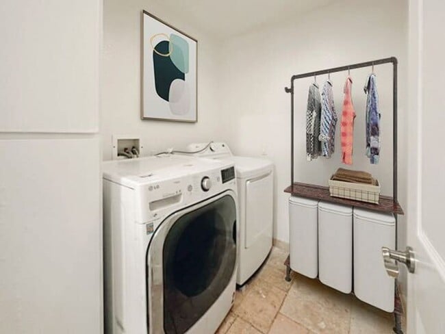 Building Photo - Spacious 3 Bed, 2 Bath Home in Encinitas