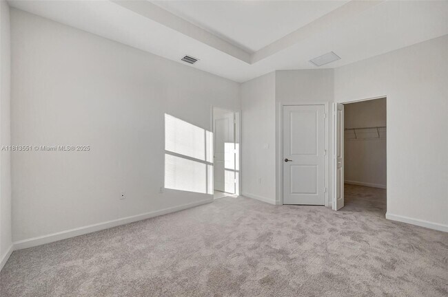 Building Photo - 2455 SE 28th St