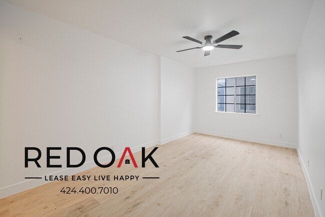 Building Photo - 4651 Cahuenga Blvd