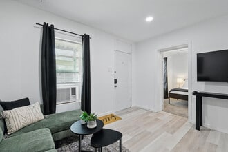 Building Photo - 2336 Minnie St