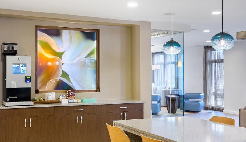 Building Photo - 36 River St