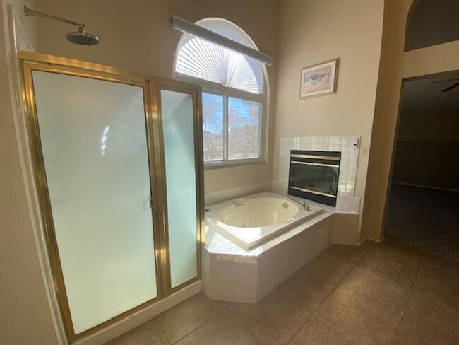 Building Photo - 2640 Ohio Ct