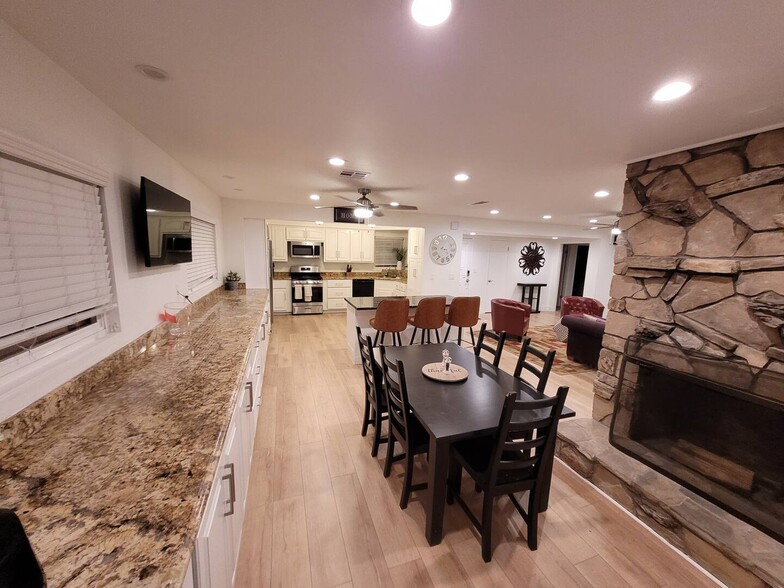 Kitchen Nook into Kitchen - 335 S California St