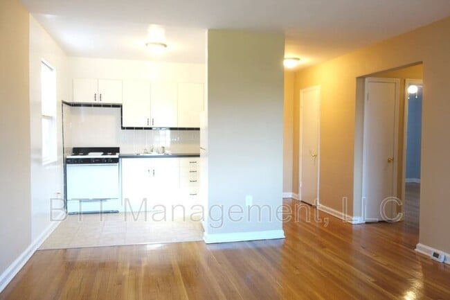Building Photo - Brentwood Apartments