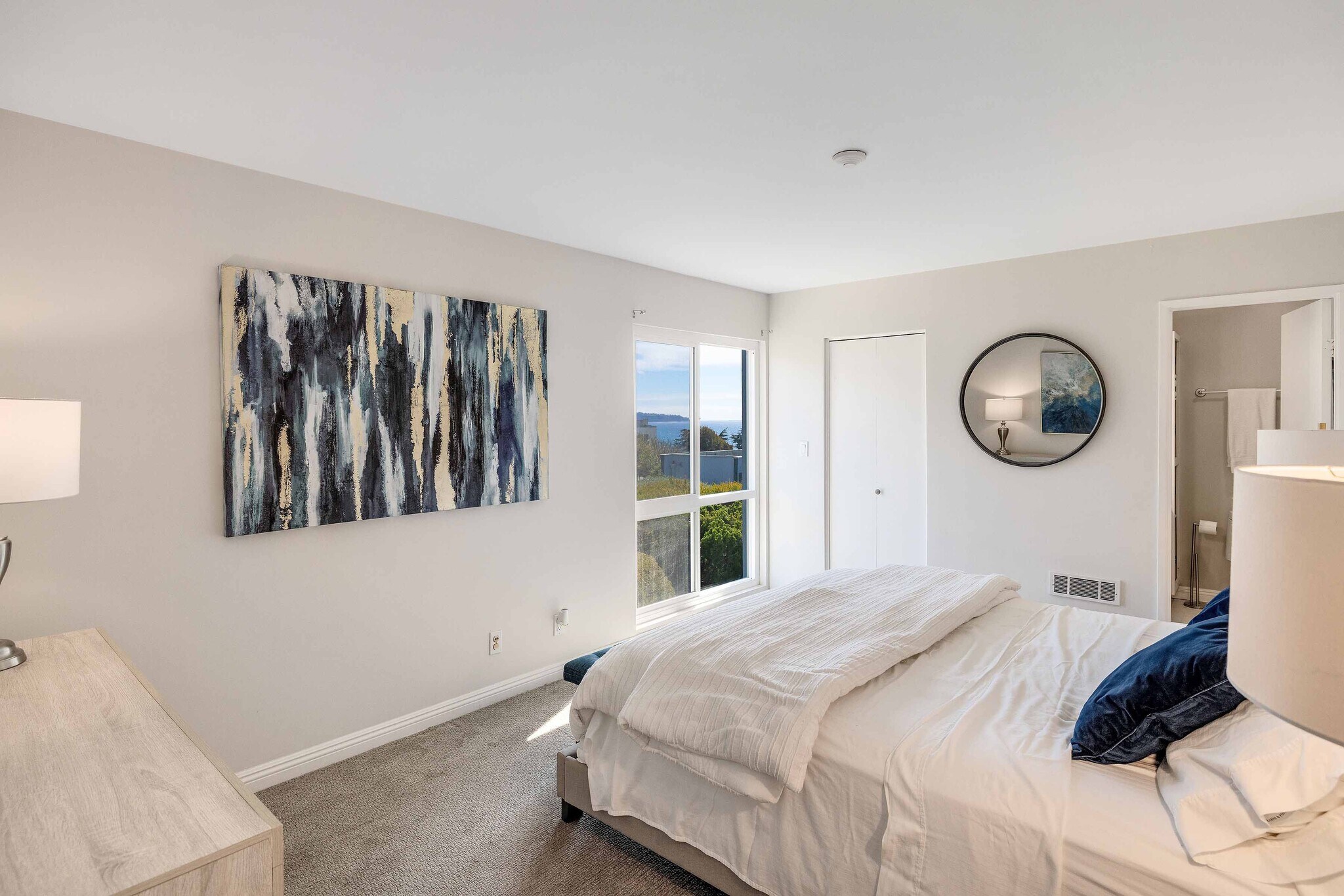 Building Photo - 650 The Village