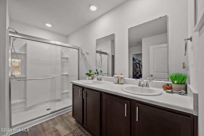 Building Photo - 387 High Ridge Ct