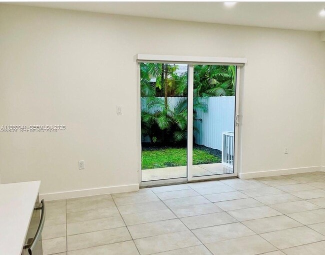 Building Photo - 315 NW 34th Ave