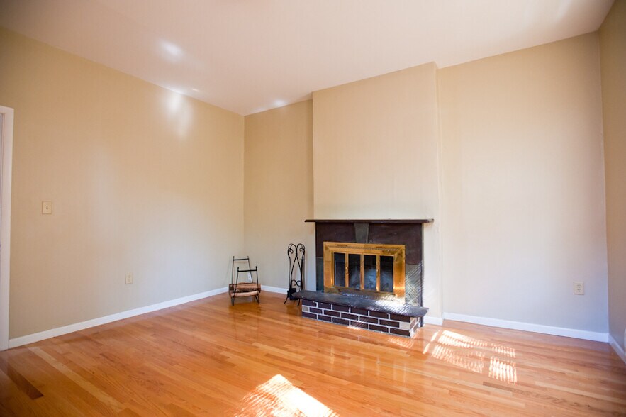 Building Photo - 1669 N Humboldt Ave