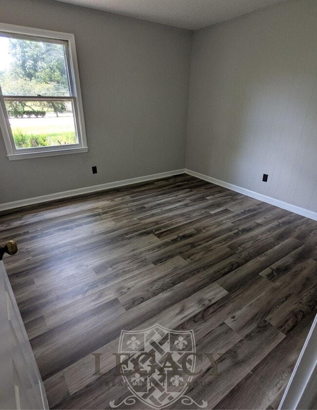 Building Photo - 2436 Thoroughbred Dr