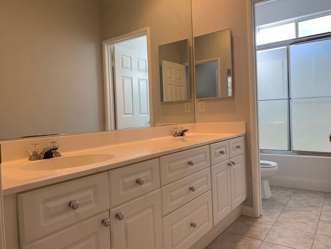 Building Photo - Lovely La Paloma Home For Lease