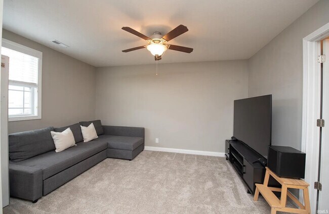Building Photo - 2855 Needletail Dr