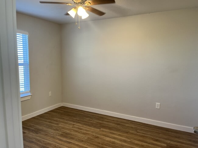 Building Photo - 383 Mcilrath Rd