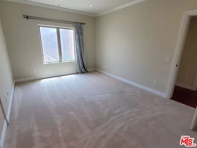 Building Photo - 1135 S Shenandoah St