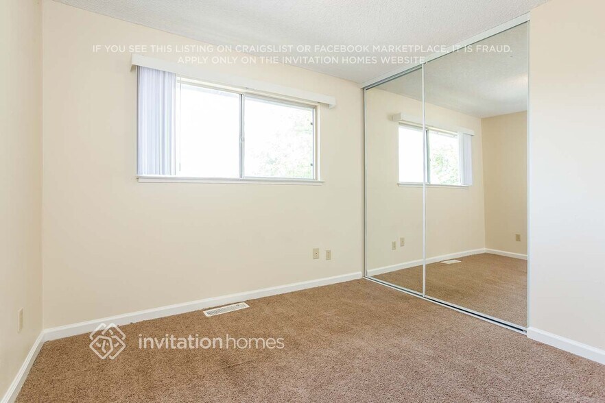 Building Photo - 131 Regent Dr