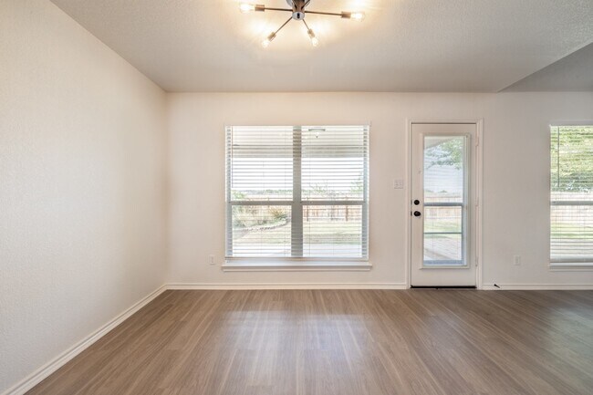 Building Photo - 706 Indian Blanket